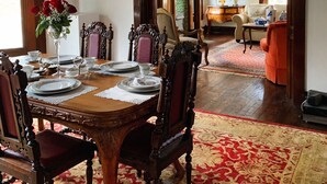 Dining - Laredo Mansion (Laredo)