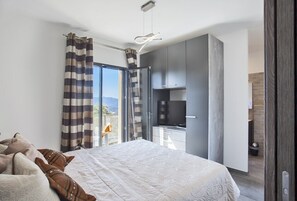 3 chambres, fer et planche à repasser, Wi-Fi, draps fournis