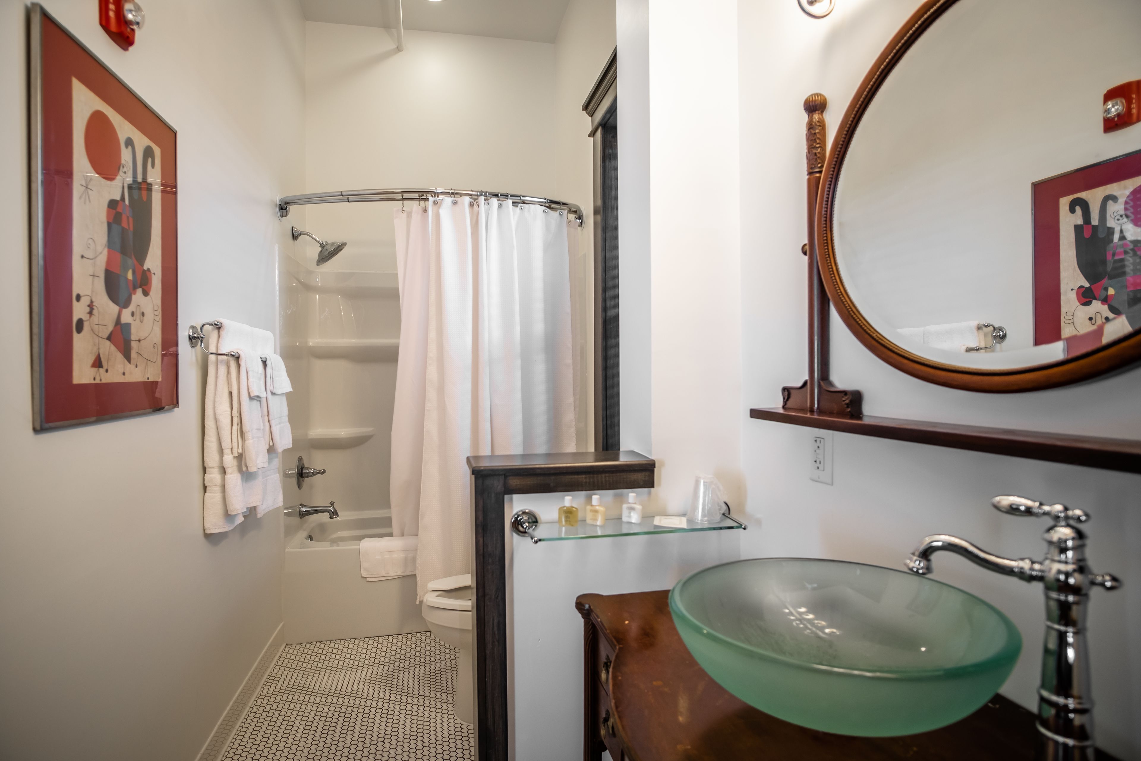 the ward room | bathroom | combined shower/bathtub, hair dryer, towels, soap