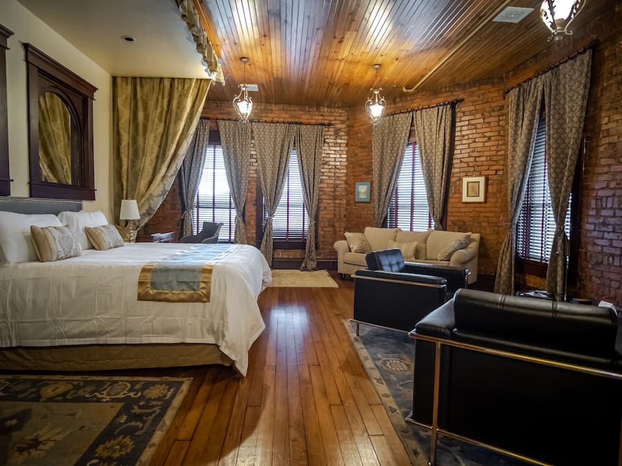 The Riley Suite | Iron/ironing board, free WiFi, bed sheets