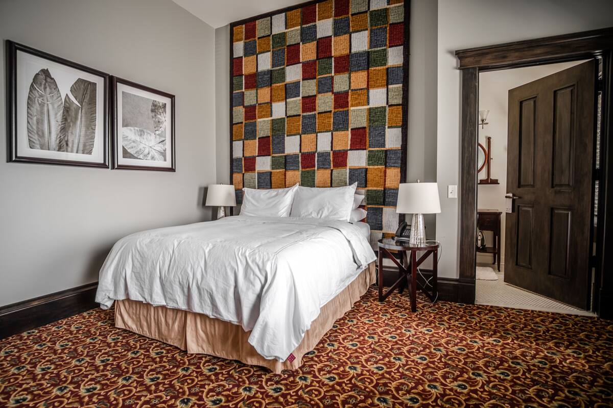The Ward Room | Iron/ironing board, WiFi (free), bed sheets