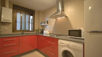 Coffee/tea maker, fridge, microwave, dishwasher