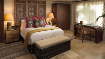 Sea Grape Standard Suite, 1 Queen Bed, Garden View | Private kitchen | Fridge, microwave, coffee/tea maker