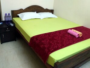 1 bedroom, free WiFi - DRO Homes - Double Room Non AC (Athani)