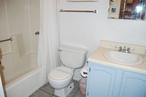 Bathroom - Gulf Village 110 Two Bedroom Condo (Gulf Shores)