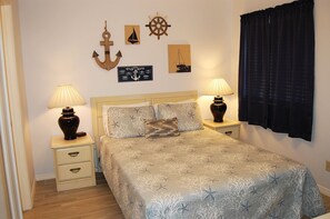 2 bedrooms, free WiFi, bed sheets - Las Palmas 204 Two Bedroom Condo (Gulf Shores)