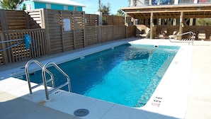 Outdoor pool - Beach Life 1A Three Bedroom Condo (Gulf Shores)