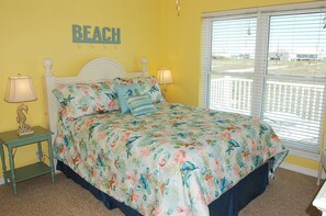 Condo, 2 Bedrooms, Kitchen | 2 bedrooms, free WiFi, bed sheets