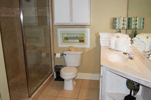 Ensemble baignoire-douche