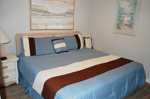2 bedrooms, free WiFi, bed sheets - Beach Front 301 - Two Bedroom Condo (Gulf Shores)