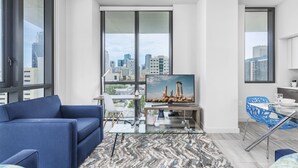 Luxury Studio | Living room | Flat-screen TV - Bluebird Suites Downtown Brickell (Miami)