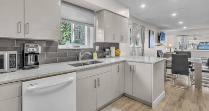 Great Location in North Vancouver only few minutes to Downtown Vancouver