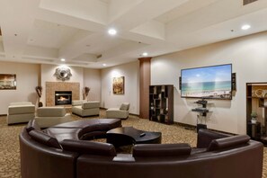 Lobby-lounge