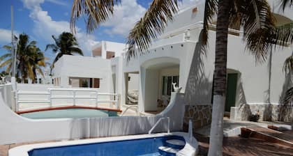 Castillo Nicte Villa