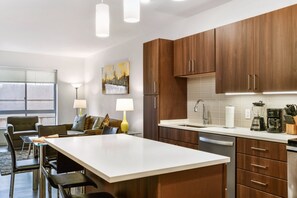 Full-sized fridge, microwave, oven, dishwasher