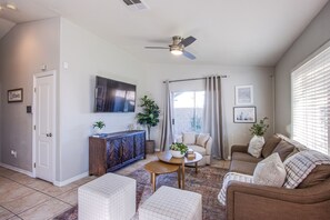 Smart TV, video games