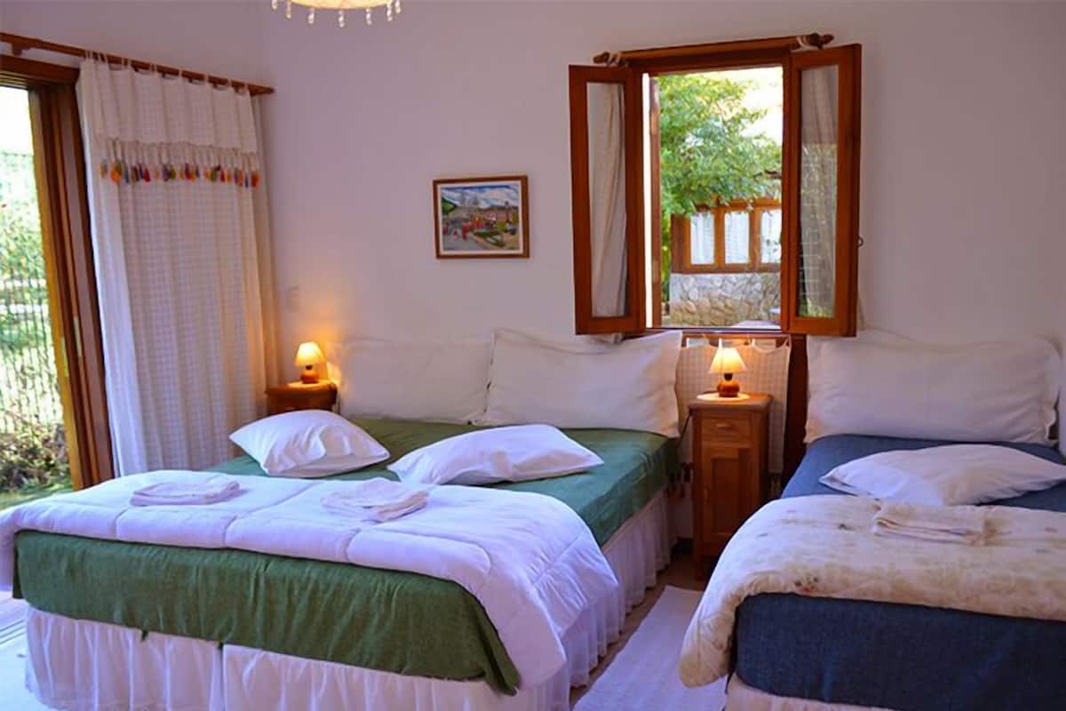 Tripla familiare | Biancheria da letto di alta qualità, minibar, Wi-Fi gratuito, lenzuola