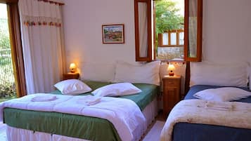 Quarto triplo família | Roupas de cama premium, frigobar, Wi-Fi de cortesia, roupa de cama