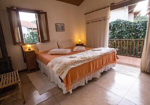 Habitación Confort con 1 cama matrimonial o 2 individuales | Ropa de cama de alta calidad, minibar, wifi gratis y ropa de cama 