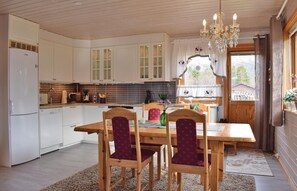 Réfrigérateur, plaque de cuisson, lave-vaisselle, cafetière/bouilloire