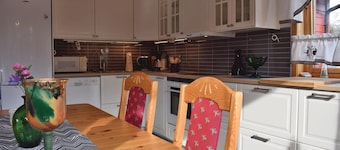 Nice home in Hol I Tjeldsund