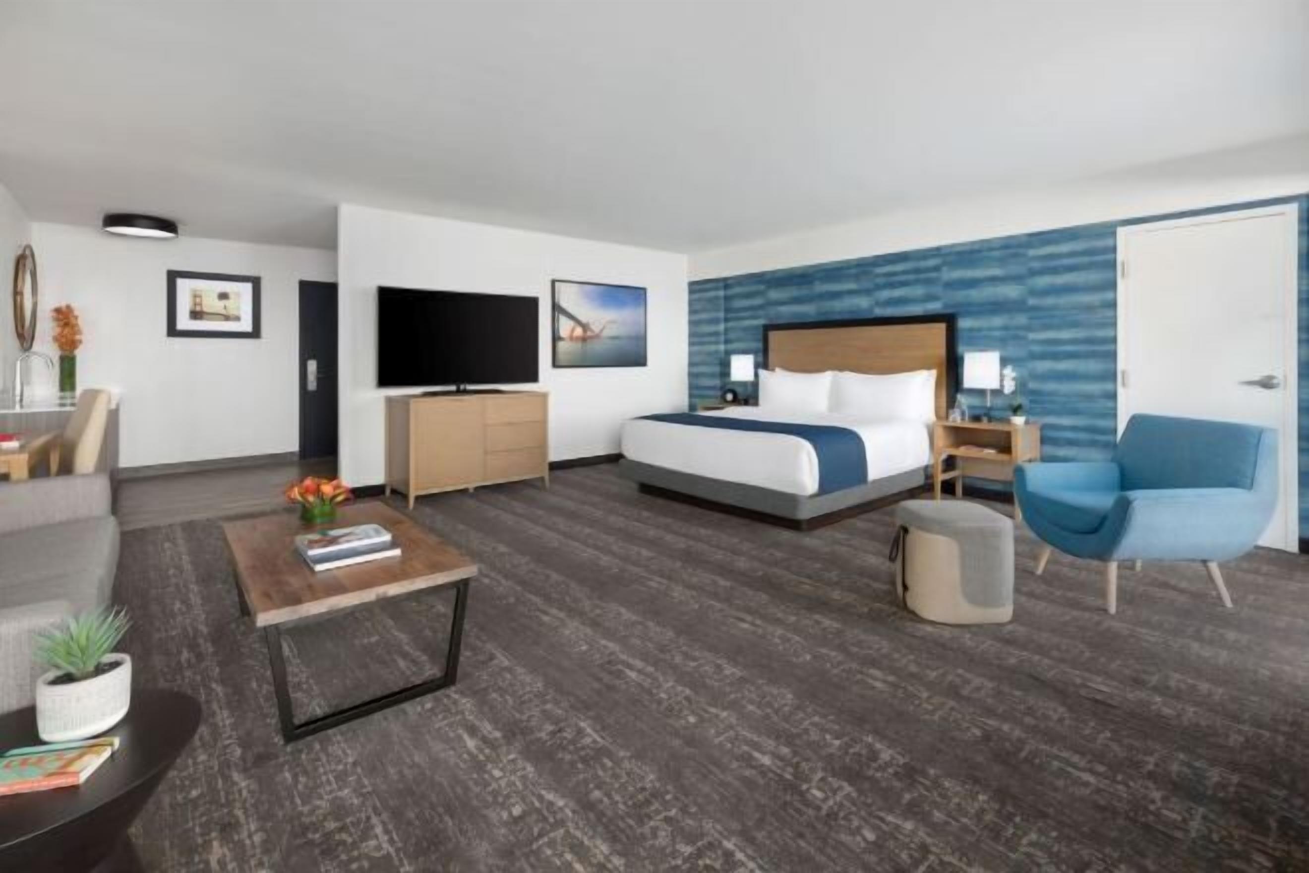 Egyptian cotton sheets, premium bedding, down comforters, pillowtop beds