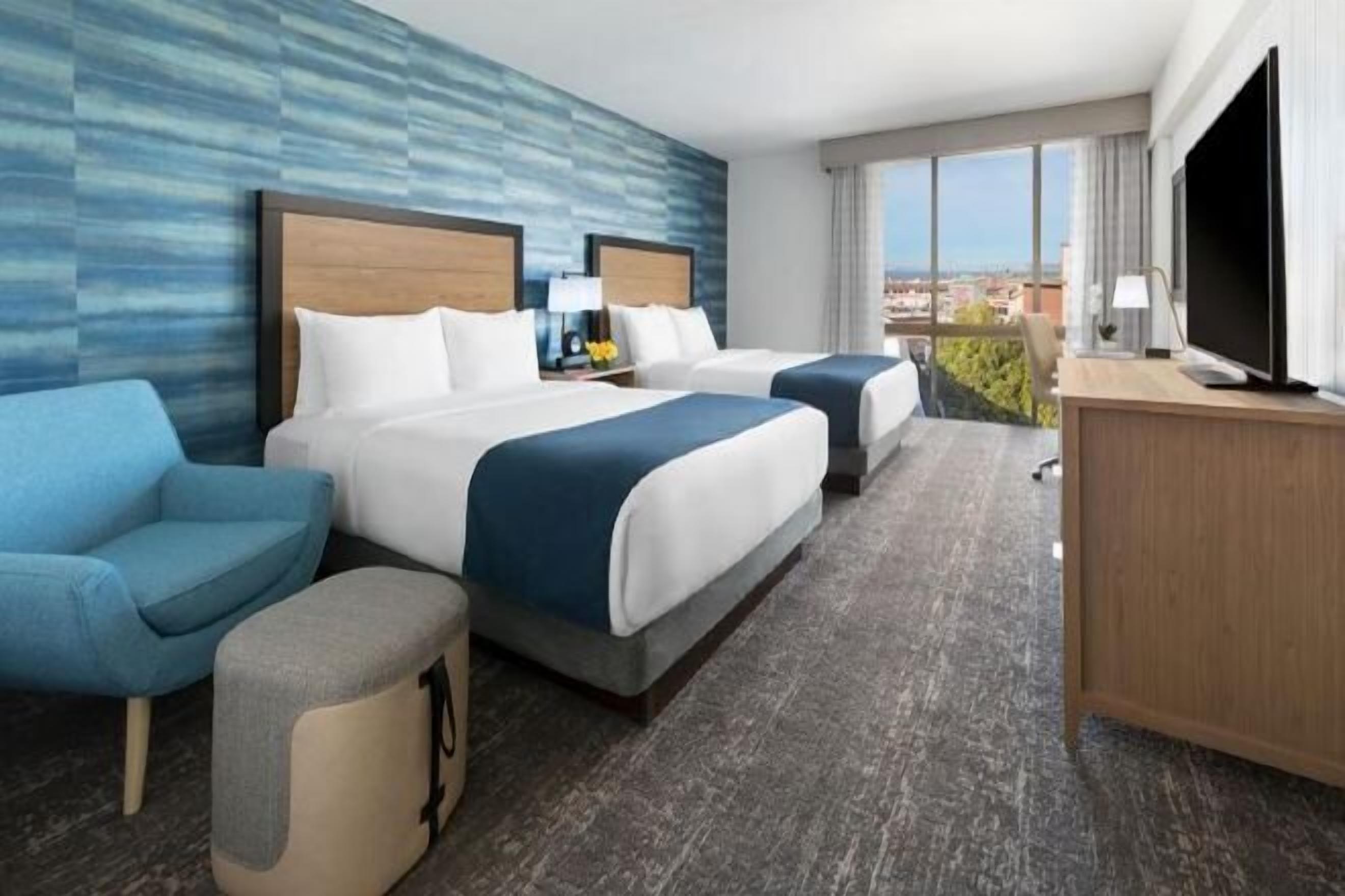 Egyptian cotton sheets, premium bedding, down comforters, pillowtop beds