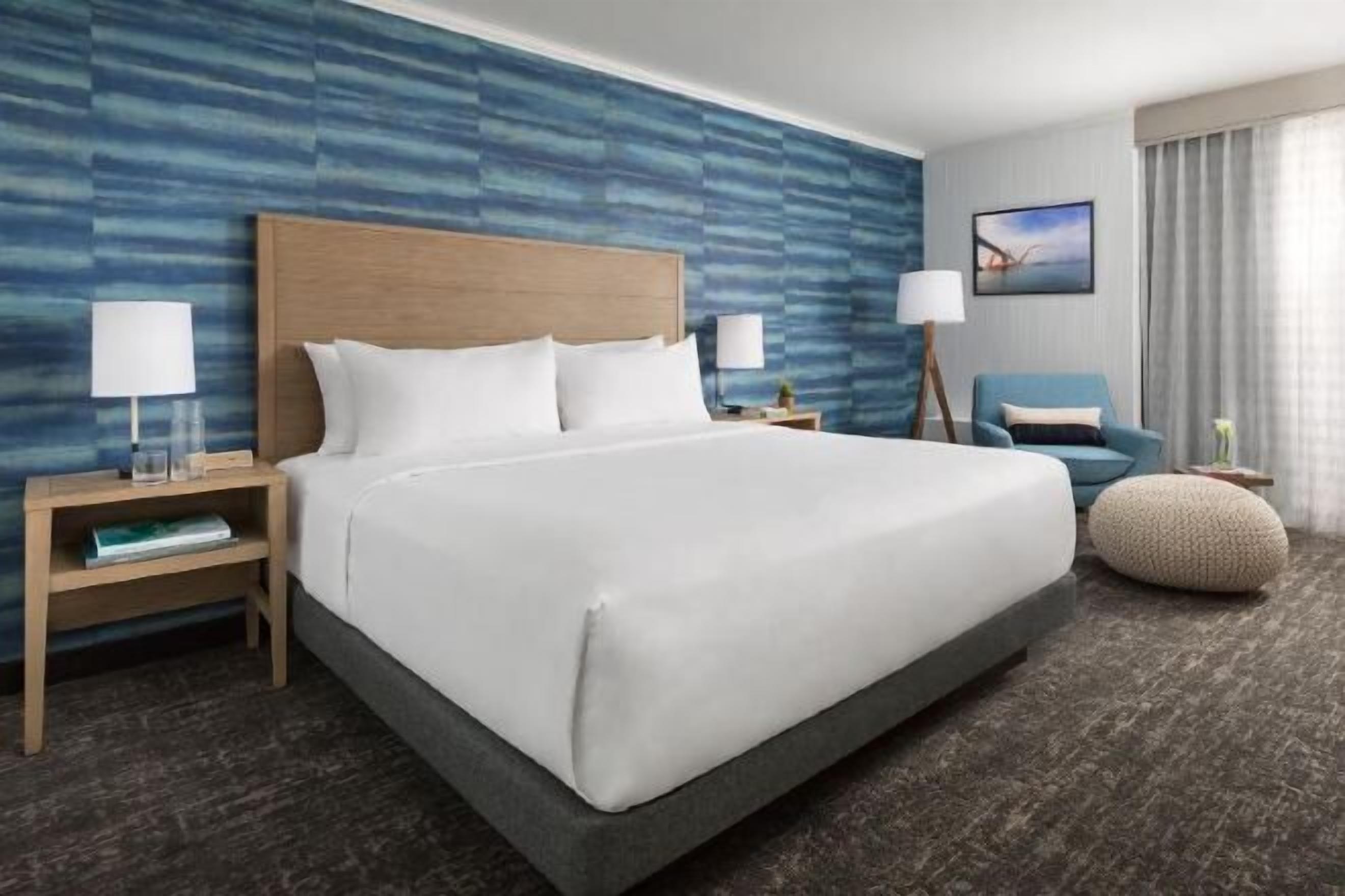 Egyptian cotton sheets, premium bedding, down comforters, pillowtop beds