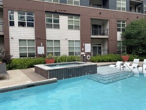 Piscine extérieure (ouverte en saison)