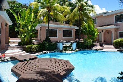 Newly Furnished 2 bedrooms, Walking distance to Atlantis!