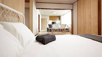 2 bedrooms, iron/ironing board, WiFi, bed sheets