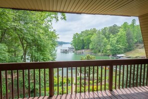 Property grounds - PRIVATE LAKEFRONT HOME (Morganton)