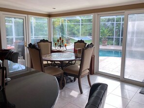 Dining - Lakeview preserve paradise (Clearwater)