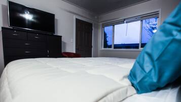 1 slaapkamer, een bureau, een strijkplank/strijkijzer, wifi