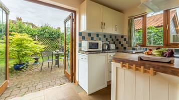 Micro-ondes, lave-vaisselle