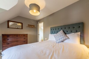 4 dormitorios, tabla de planchar con plancha, wifi gratis y ropa de cama
