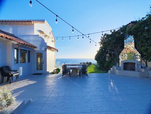 Exterior - Luxury Beachfront Estate & Private Beach. (La Jolla)