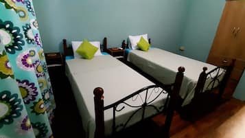 3 bedrooms, in-room safe, iron/ironing board, free WiFi