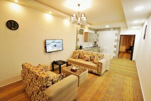 Zimmersafe, Verdunkelungsvorhänge, schallisolierte Zimmer