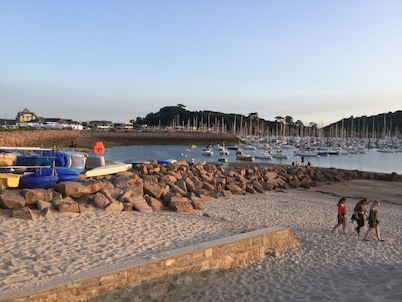 Beautiful apartment 300 m from the beach in Trébeurden for 5 people