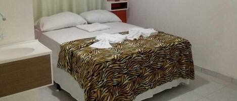 Basic Double Room | Minibar, blackout drapes, free WiFi, bed sheets