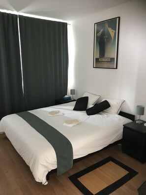 3 chambres, bureau, fer et planche à repasser, Wi-Fi gratuit