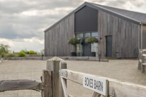 Property grounds - A contemporary barn conversion in an Area of Outstanding Natural Beauty. (Hawkhurst, Cranbrook)