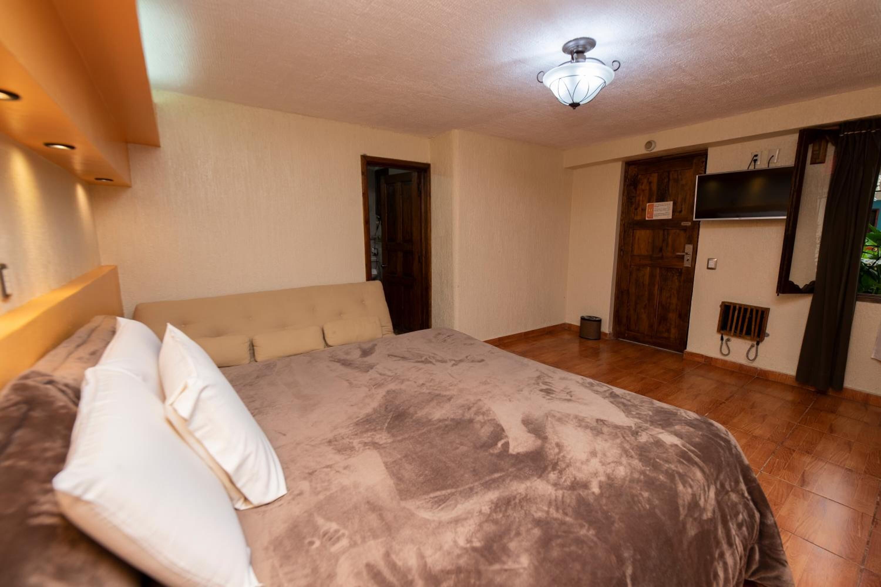 individually decorated, individually furnished, free wifi, bed sheets