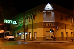 Front of property - Hotel Ro Che Hil Tandil (Tandil)
