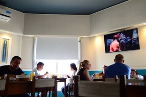 Gratis kontinental frukost varje dag 