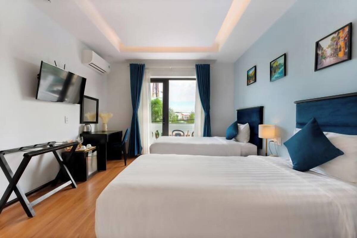 1 bedroom, minibar, desk, laptop workspace