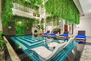 Kolam renang outdoor
