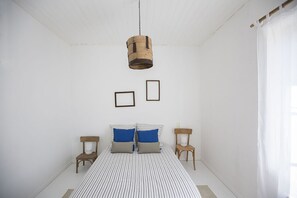 Iron/ironing board, free WiFi