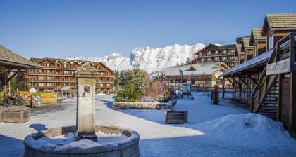 Chalet, 150m du centre station, vue montagne, piscine, sauna, terrasse, parking, télévision